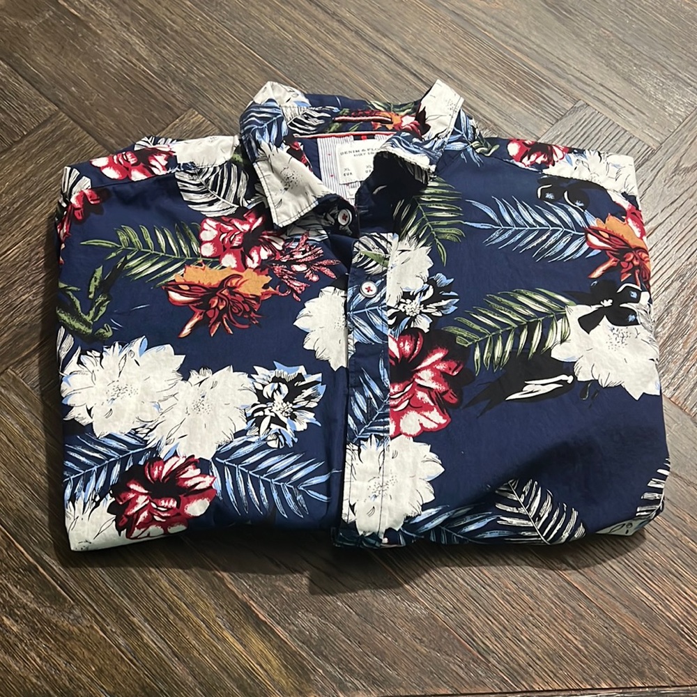 Hawaiian button down short sleeve